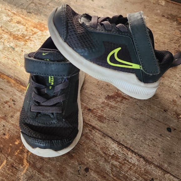 Nike 5C Toddler Star Runner Tennis Shoe - Picture 1 of 8